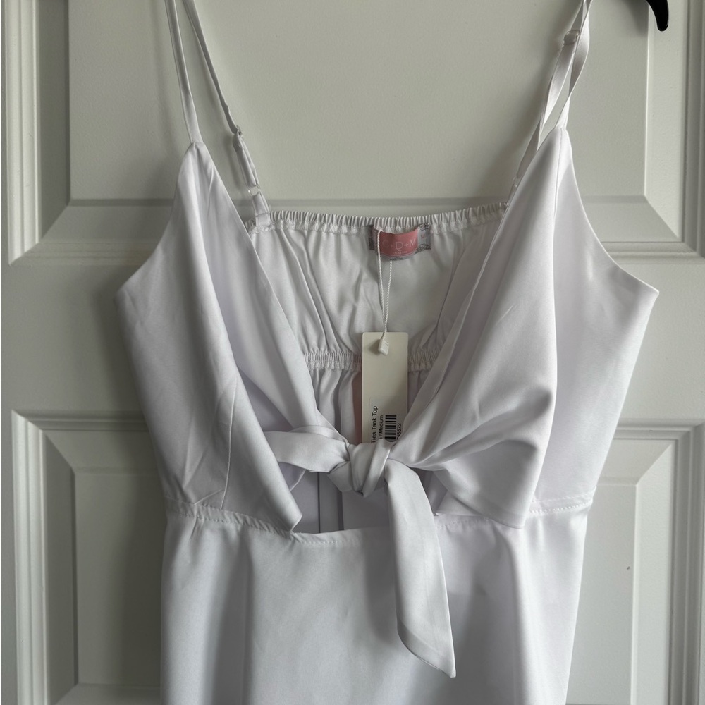 Elegant White Tie-Front Sleepwear